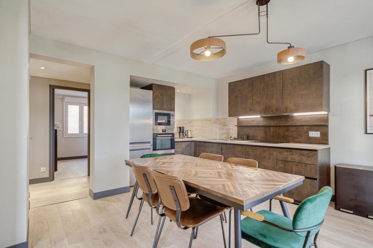 Le Gambetta - T3 Standing Avec Parking, Wifi, Netflix Apartment Laval  Exterior foto